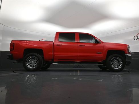 Used 2018 Chevrolet Silverado 1500 LT w/ Texas Edition image 28