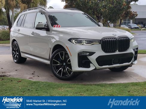 Used 2021 BMW X7 xDrive40i w/ M Sport Package AWD/4WD image 1