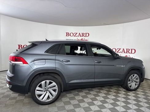 Used 2023 Volkswagen Atlas Cross Sport SE image 9