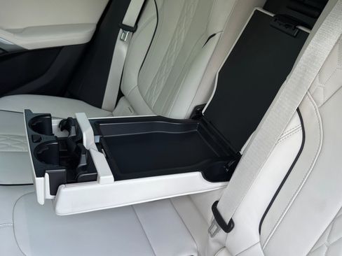 Used 2025 BMW X6 M60i AWD/4WD image 19
