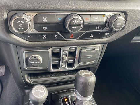 Certified 2024 Jeep Wrangler Sport S image 27