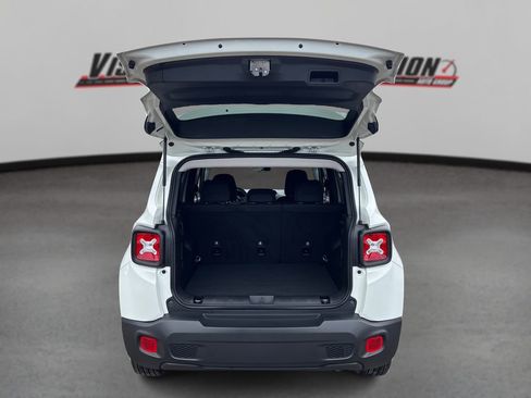 Used 2022 Jeep Renegade Latitude image 11