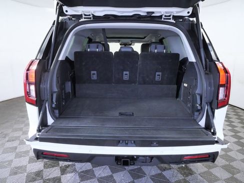 Certified 2025 Ford Expedition Active image 9