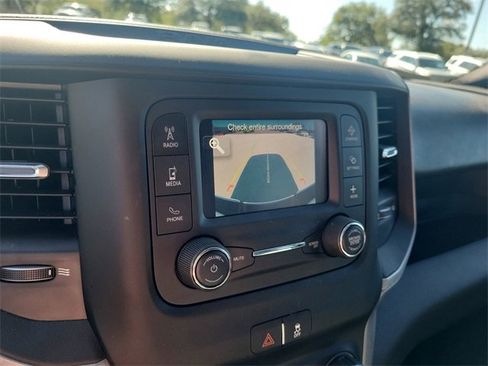 Used 2024 RAM 2500 Tradesman w/ Chrome Appearance Group image 22