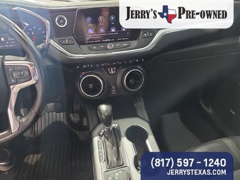 Used 2022 Chevrolet Blazer LT w/ Sound & Technology Package FWD image 9