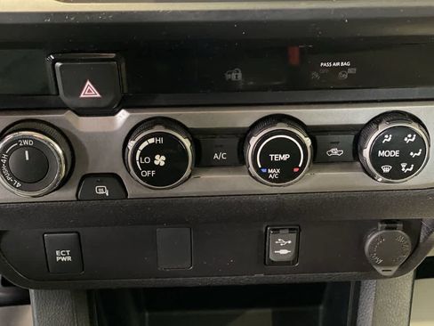 Certified 2018 Toyota Tacoma SR image 20