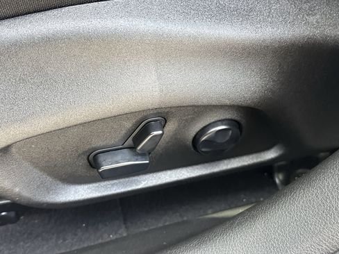 Used 2020 Jeep Renegade Altitude FWD image 18