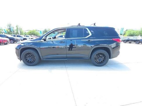 Used 2018 Chevrolet Traverse LT w/ LPO, 'HIT The Road' Package AWD/4WD image 9