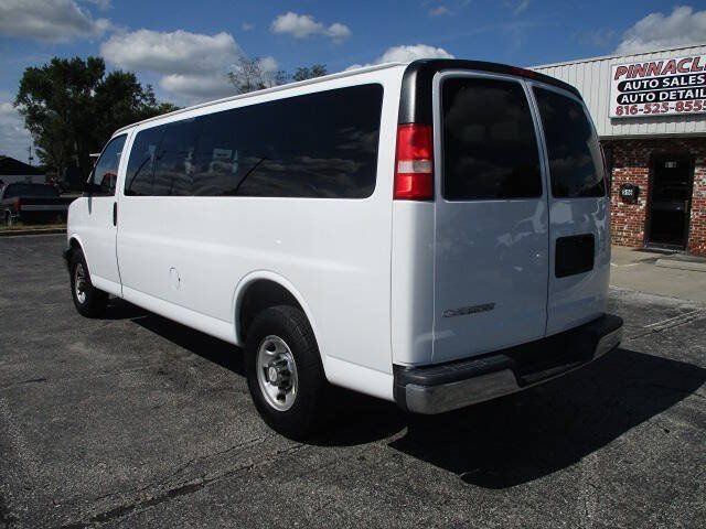 Used 2018 Chevrolet Express 3500 LT w/ LT Preferred Equipment Group RWD image 11