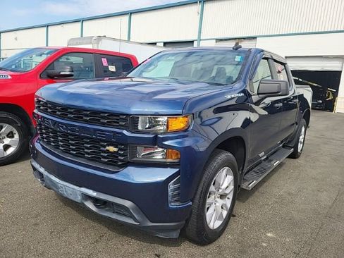 Used 2021 Chevrolet Silverado 1500 Custom image 3