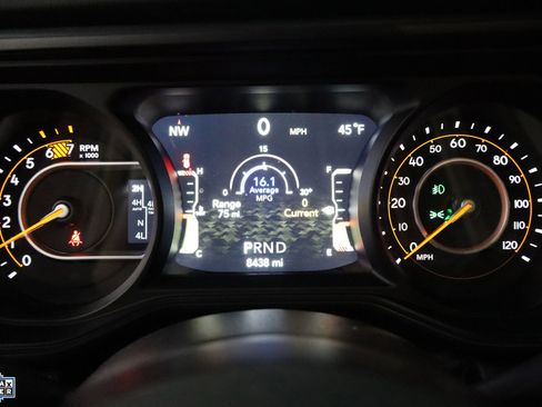 Used 2025 Jeep Wrangler Unlimited Rubicon image 16