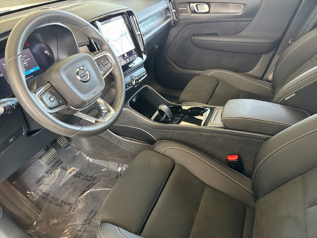 Certified 2023 Volvo C40 P8 Recharge Ultimate w/ Protection Package Premier AWD/4WD image 9