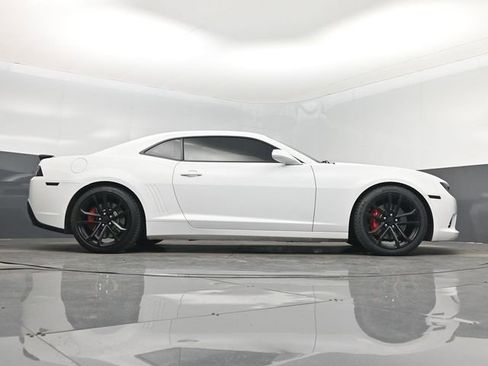 Used 2014 Chevrolet Camaro SS w/ SS Performance Package image 39