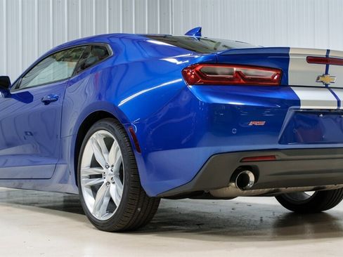 Used 2017 Chevrolet Camaro LT RWD image 5