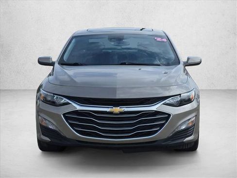 Used 2024 Chevrolet Malibu LT image 2