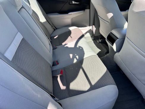 Used 2014 Toyota Camry LE FWD image 8