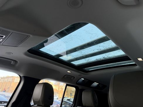 Used 2020 Land Rover Defender 110 S image 51