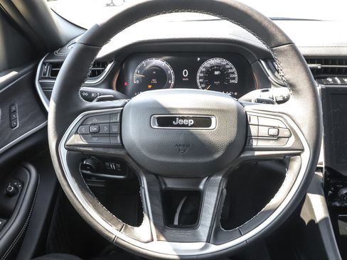 New 2025 Jeep Grand Cherokee Limited AWD/4WD image 25