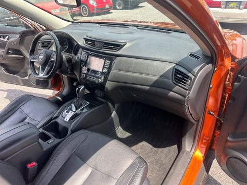 Used 2017 Nissan Rogue SL AWD/4WD image 28