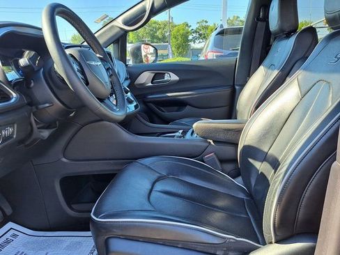 Used 2022 Chrysler Pacifica Limited w/ S Appearance Package FWD image 28