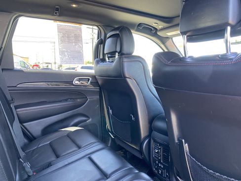 Used 2018 Jeep Grand Cherokee Trailhawk w/ Trailhawk Luxury Group AWD/4WD image 22