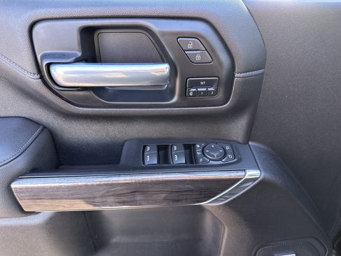 Used 2021 Chevrolet Silverado 2500 LTZ w/ LTZ Plus Package image 11