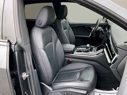 Used 2019 Audi Q8 Premium Plus w/ Premium Plus image 32