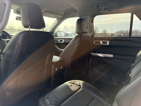 Used 2023 Ford Explorer XLT w/ Equipment Group 202A image 28