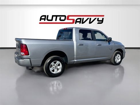 Used 2021 RAM 1500 Classic SLT image 7
