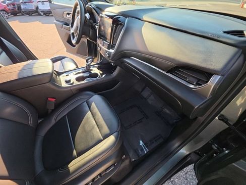 Used 2023 Chevrolet Traverse LT w/ LPO, Floor Liner Package AWD/4WD image 28