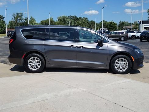 Used 2023 Chrysler Voyager LX FWD image 16