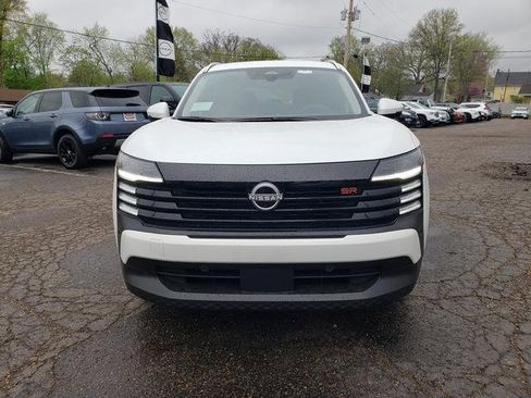 New 2025 Nissan Kicks SR image 10