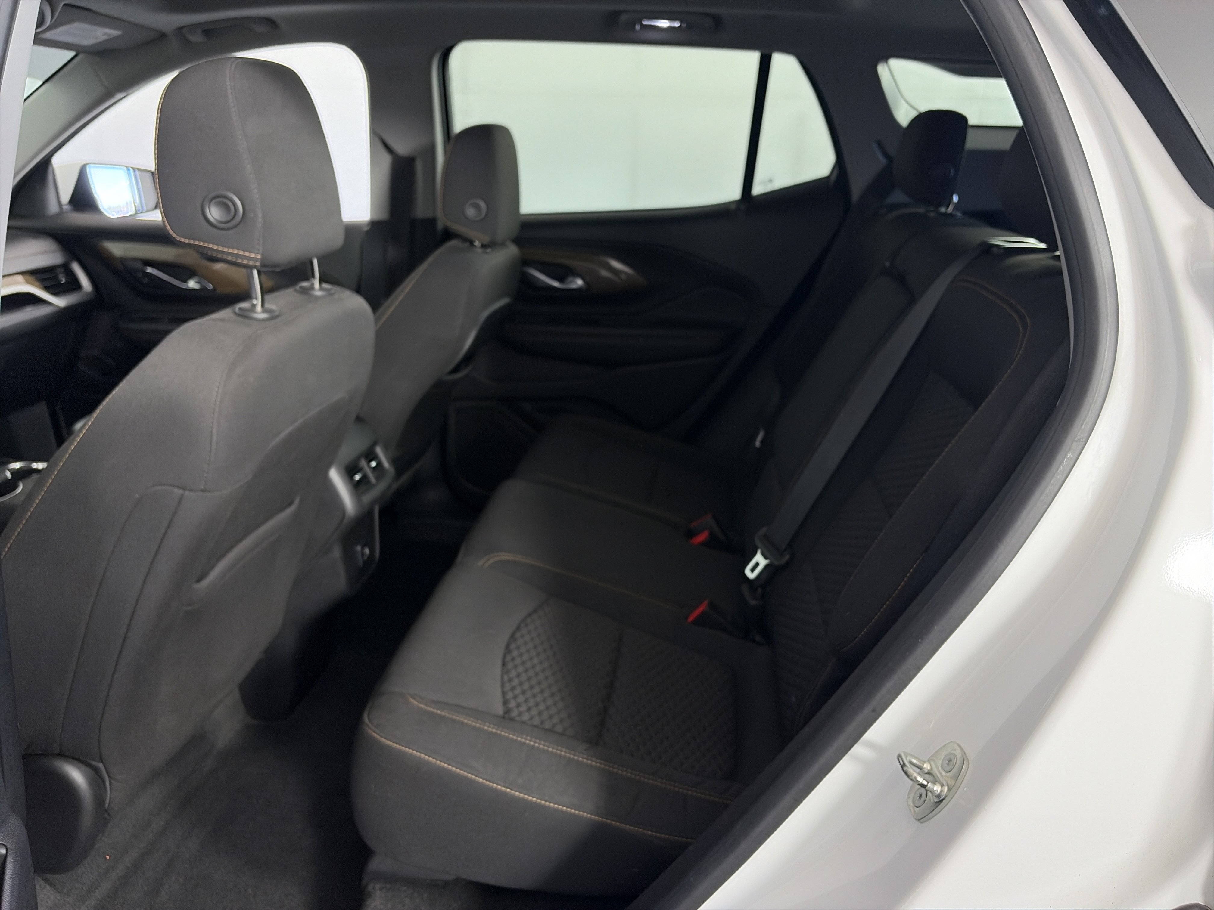 Used 2018 GMC Terrain SLE w/ Driver Convenience Package FWD image 7