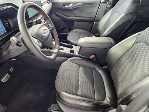 Used 2023 Ford Escape ST-Line Select w/ Tech Pack #1 AWD/4WD image 9