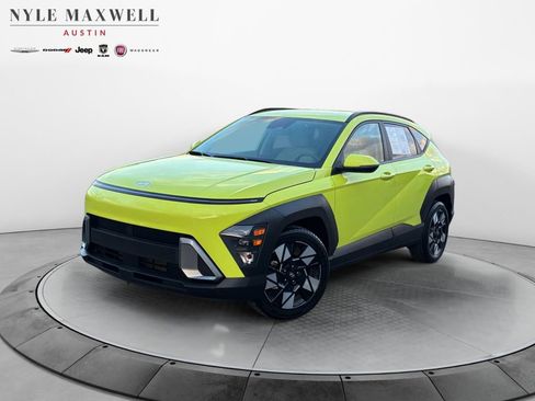 Used 2025 Hyundai Kona SEL image 1