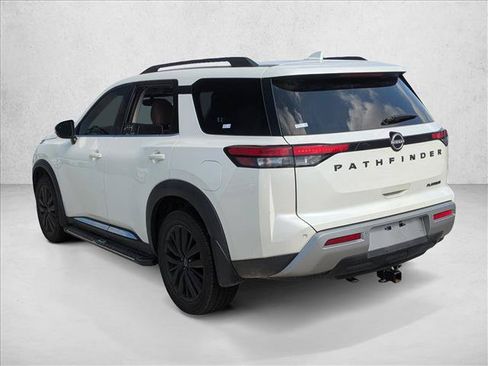 Used 2022 Nissan Pathfinder Platinum w/ Cargo Package FWD image 7