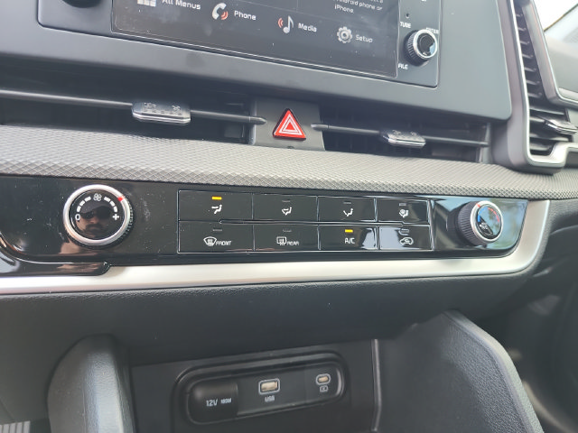 Used 2025 Kia Sportage LX FWD image 29