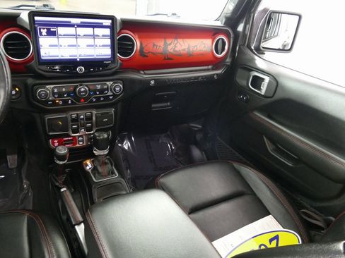 Used 2021 Jeep Wrangler Unlimited Rubicon image 28