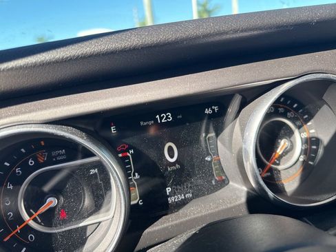 Used 2018 Jeep Wrangler Unlimited Sport S image 11