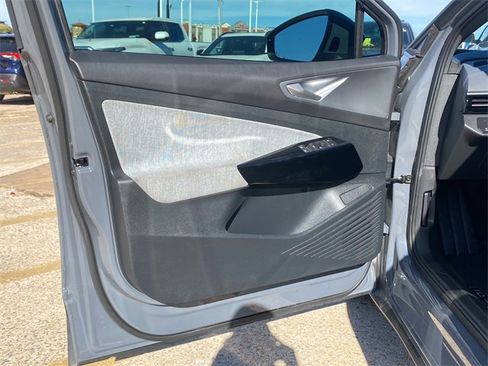 Used 2023 Volkswagen ID.4 Pro image 18