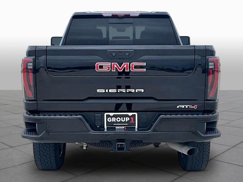 Used 2024 GMC Sierra 2500 AT4 w/ AT4 Premium Plus Package AWD/4WD image 5