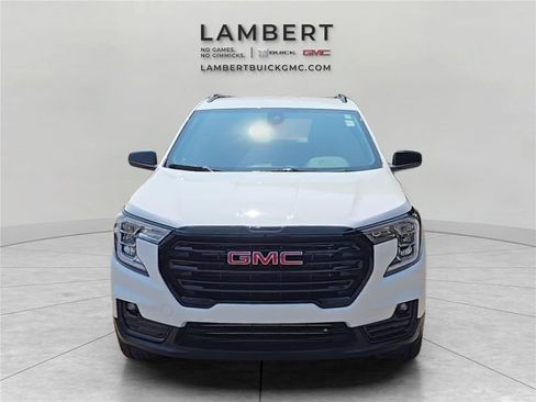 Used 2024 GMC Terrain SLT w/ Elevation Edition AWD/4WD image 8