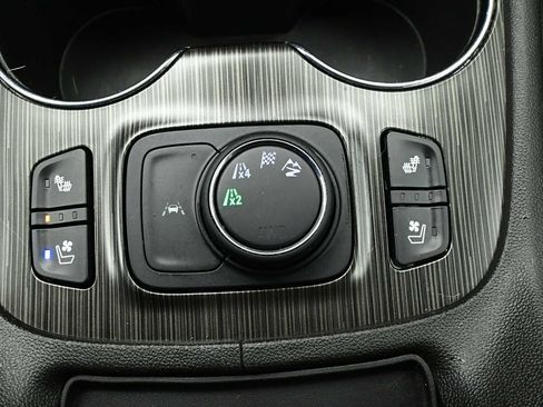 Used 2023 GMC Acadia SLT w/ Preferred Package AWD/4WD image 27
