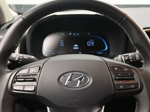Used 2026 Hyundai Venue SEL FWD image 14