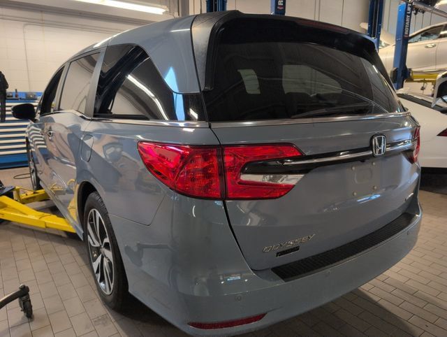 Used 2023 Honda Odyssey Touring image 4