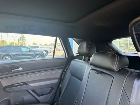 Used 2022 Volkswagen Atlas Cross Sport SEL AWD/4WD image 9