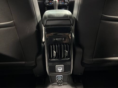Used 2025 Jeep Compass Trailhawk AWD/4WD image 36