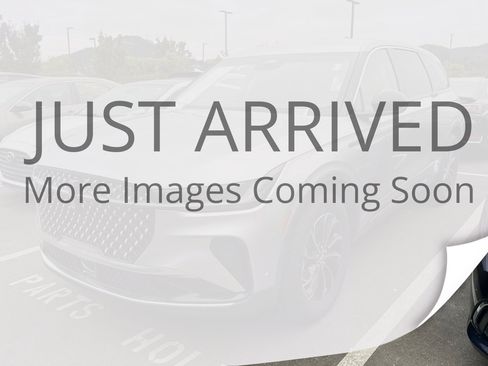 Used 2024 Lincoln Nautilus Premier AWD/4WD image 3