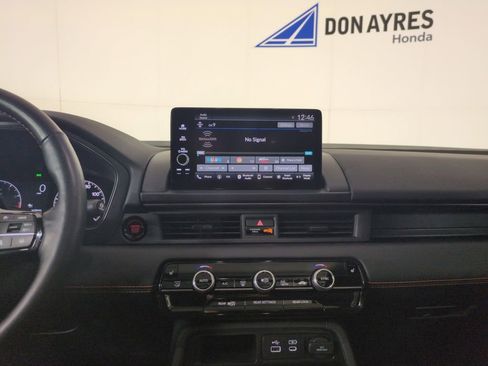 Certified 2025 Honda Pilot TrailSport image 22