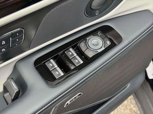 Used 2024 Lincoln Nautilus Premier w/ Equipment Group 102A image 16